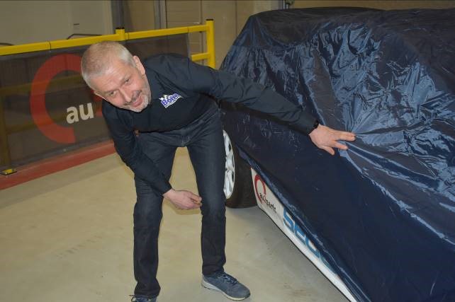 Kim Boisen kunne næsten ikke vente med at afsløre designet på bilen
(Foto: Preben Jepsen)